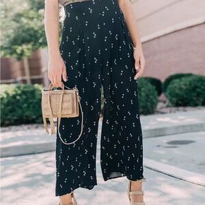 NWT- L Buckle Black Printed wide leg crop pants